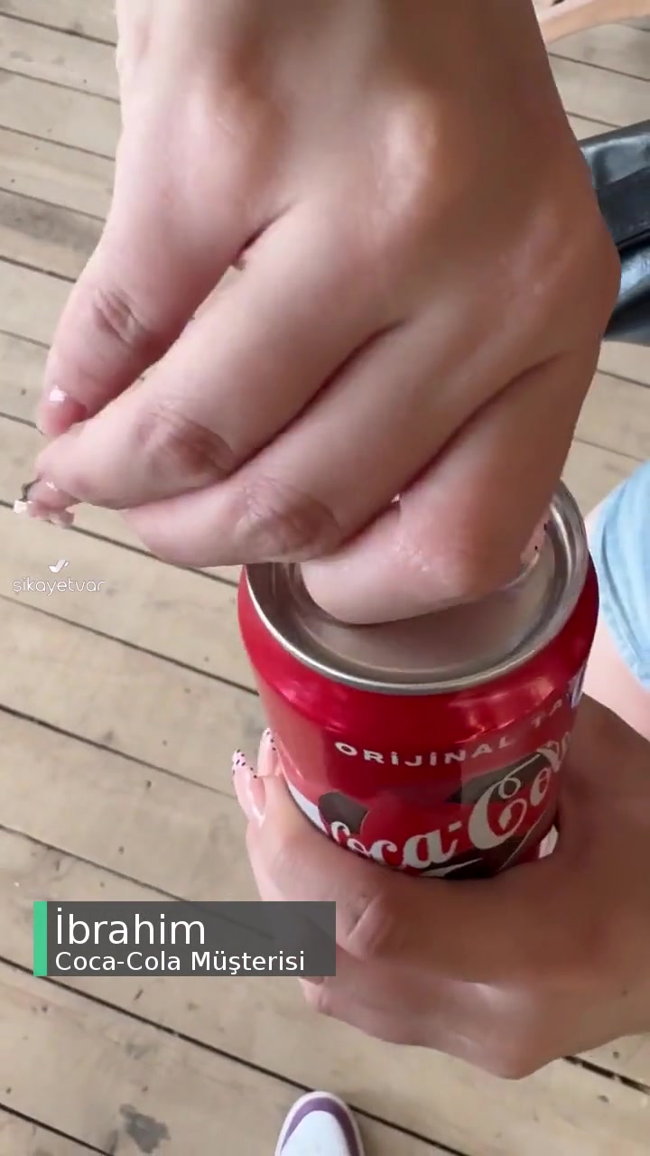 Coca-Cola Eksik Doldurulmuş Şekildeydi videonun kapak resmi