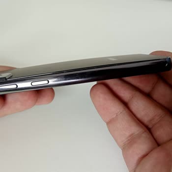One Uı 8.0 Güncellemesi Sonrası Samsung Telefon S22 Pil Şişmesi Ve Ücretsiz Onarım Talebi
