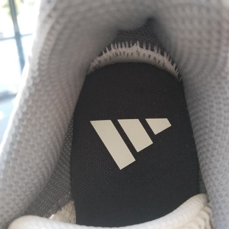Kısa Keçeli Adidas Ayakkabıda Rahatsızlık Ve İade Talebi