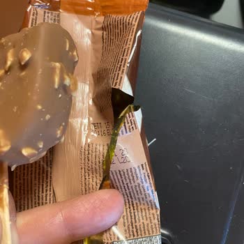 Açılmamış Ambalajda Yarım Dondurma: Algida Magnum Badem Hatası
