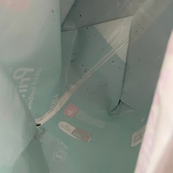 Kampanyalı Bebek Bezi Paketi Tozlu Ve Kirli Çıktı, Sağlık Riski Ve İade Süreci Belirsizliği