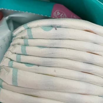 Kampanyalı Bebek Bezi Paketi Tozlu Ve Kirli Çıktı, Sağlık Riski Ve İade Süreci Belirsizliği