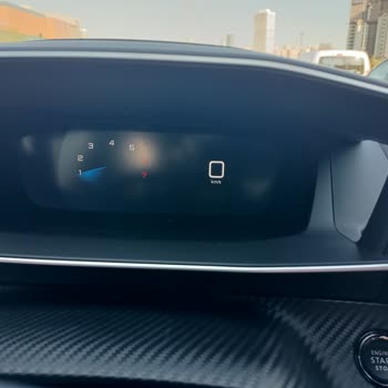 Peugeot 2008 Dijital Gösterge Paneli Arızası İçin Acil Servis Talebi