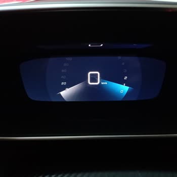 Peugeot 2008 Dijital Gösterge Paneli Arızası İçin Acil Servis Talebi