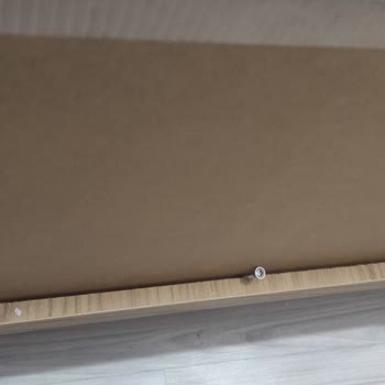 Teslim Edilen Teşhir Ürününde Kırık Konsol Ve Çizik Koltuk Ayakları