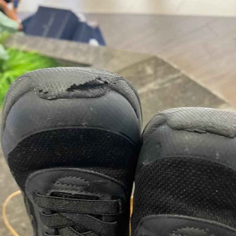 Skechers Çocuk Ayakkabısının Ön Kısmı Açıldı, İade Reddi Hakkaniyetine Uymuyor