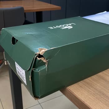 Kırık Kutu Ve Ezilmiş Ayakkabı Nedeniyle Güven Kaybı