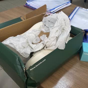 Kırık Kutu Ve Ezilmiş Ayakkabı Nedeniyle Güven Kaybı