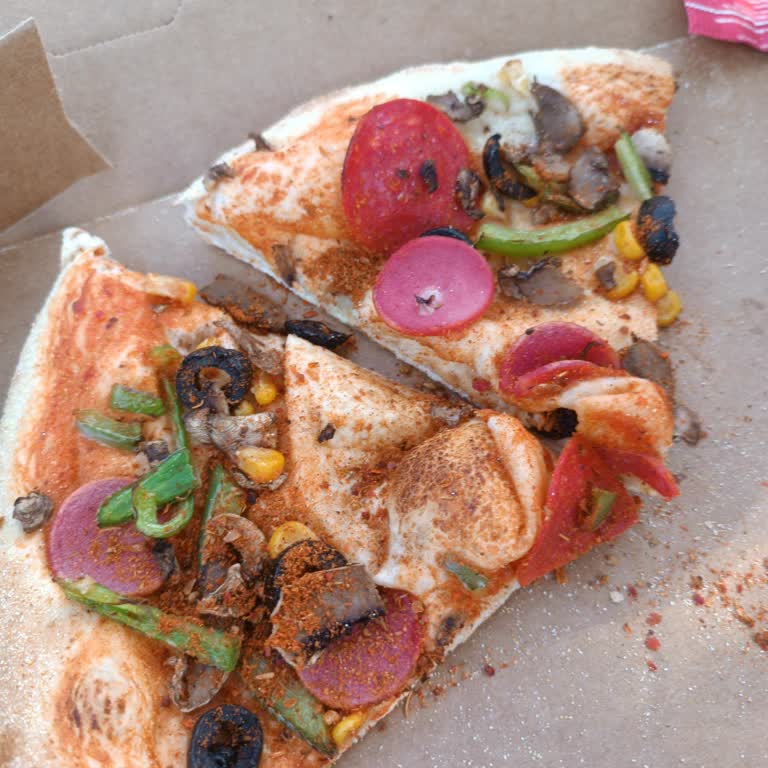 Bol Malzemos Pizza Kalitesiz Ve Malzeme Eksik, İade Talebi