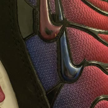 Nike Air Max Plus Boya Soyulması Ve İade Talebi