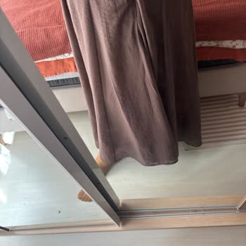 Rengi Yanlış Ve Fermuar Kalitesi Düşük Olan Etek İçin İstisnai İade Talebi