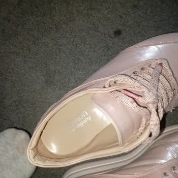 İki Kullanımda Limon Company Sneaker Kaplaması Pul Pul Dökülüyor Ve Ücretsiz Değişim Talep Ediyorum