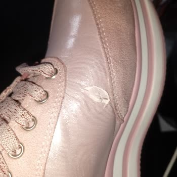 İki Kullanımda Limon Company Sneaker Kaplaması Pul Pul Dökülüyor Ve Ücretsiz Değişim Talep Ediyorum