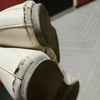 Tommy Hilfiger Babet Ayakkabısının Derisi Kısa Sürede Soyuldu, Boyner Kullanıcı Hatası Dedi