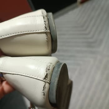 Tommy Hilfiger Babet Ayakkabısının Derisi Kısa Sürede Soyuldu, Boyner Kullanıcı Hatası Dedi