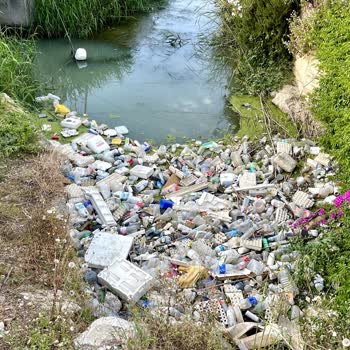 Turizm Sezonunda Patara Kanalındaki Çöpler Temizlenmiyor