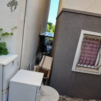 Bodrum Zabıta Ortak Alan İşgalini, Köpek Kulübesini Ve Çocuk Güvenliğini Görmezden Geliyor