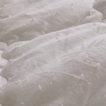 Bambu Çift Kişilik Yorganın Deformasyonu Ve İlgisiz Müşteri Hizmetleri