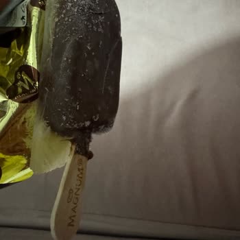 Şok Marketten Bozuk Magnum Dondurma Paketi İçin Ürün Değişimi Talebi