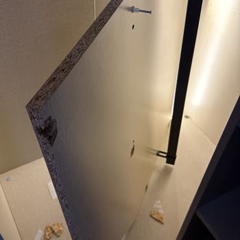Garanti Süresindeki Köşe Gardırop Üst Rafının Çökmesi Ve Servisin Kullanıcı Hatası İddiası