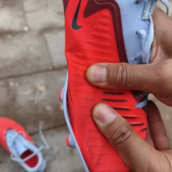 Nike Kramponun Tabanında Erken Açılma, İade Ve Değişim Talebi