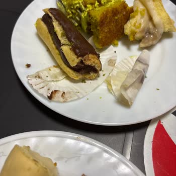 Sahur Ekmek Fırını Aldığımız Ekler Gerçekten Kötü