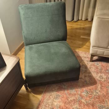 Kırık Berjer Teslimatı Ve Çelişkili Bilgilendirme Süreci
