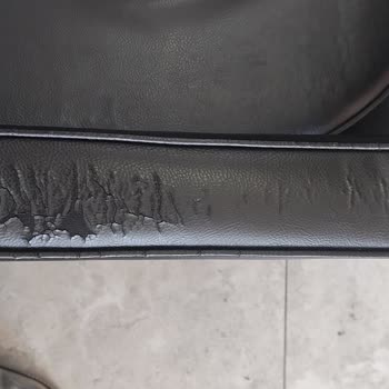Dökülen Deri Ve Garanti Sürecindeki Oyalama İçin Ücretsiz Kılıf Talebi