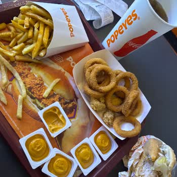 Çekmeköy Popeyes Şubesinde Aşırı Bekleme Ve Personel Yokluğu