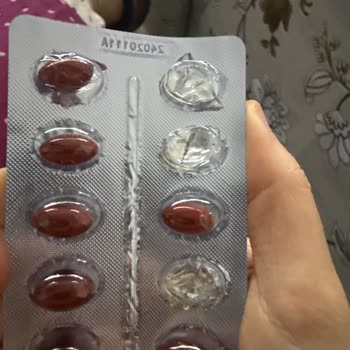 TAB İlaç Vitaminin Görüntüsü ve Kokusu Kötü