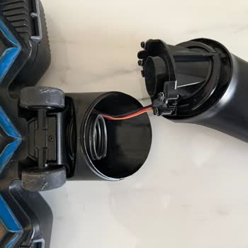 Philips Dikey Süpürge Başlığı Kırıldı Yetkili Servis Çözüm Reddetti