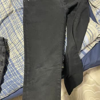 İki Pantolon Renk Solması Ve Değişim Taleplerinin Reddedilmesi