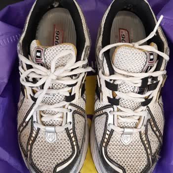 10.000 TL Değerindeki New Balance Ayakkabısının Topuk İç Astarının Yırtılması Ve Sağlık Riski