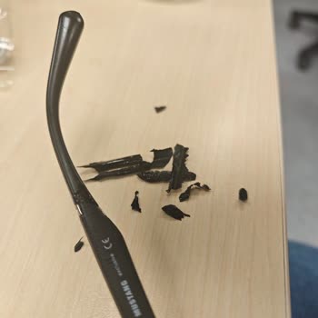 Atasun Optik'ten Mustang Gözlüğünde Kabarma Ve Soyulma