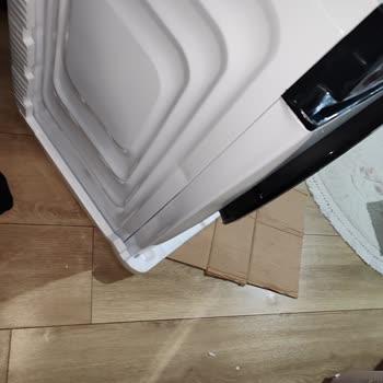 Hasarlı Çamaşır Makinesi İadesi Gecikiyor Ve Müşteri Hizmetleri Yetersiz