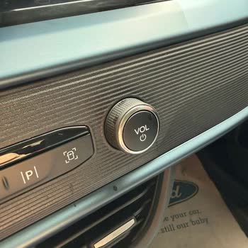 Ford Courier Garanti Kapsamında Cam Değişimi Sonrası Göğüste Silikon Lekesi Ve Sorumluluk Reddi