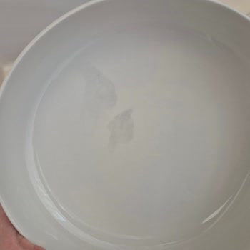 Renk Solması Ve Çıkmasıyla Kalitesini Kaybeden Yemek Takımı