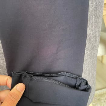Kısa Sürede Renk Solması Ve Kalitesiz Takım Elbise