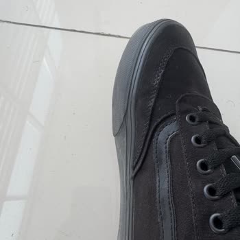 Vans Ayakkabısının Renk Atması Ve Geri Ödeme Talebi