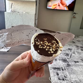 Algida Cornetto Caramel Dondurmasında Çikolata Kaplaması Yarım Eksik