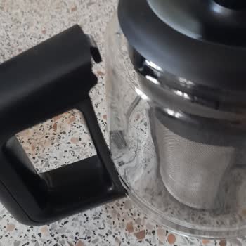 Kapak Uyumsuzluğu Nedeniyle Cam Demlik Çatladı