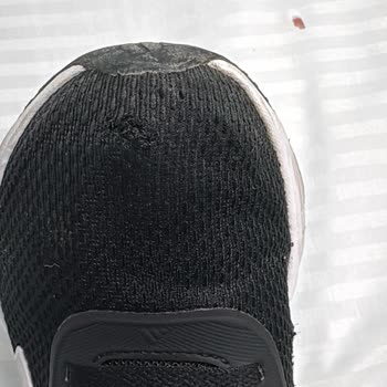 Adidas Ayakkabısının Bir Ayda Açılması Ve Yırtılması