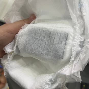 Molfix Bebek Bezinde Yabancı Parça Cilt Tahrişi Riski