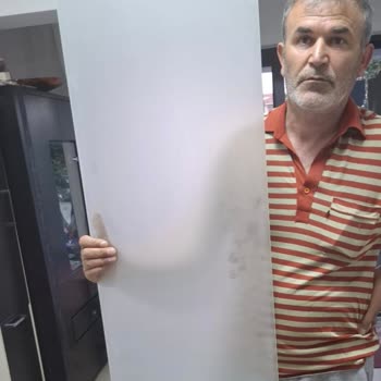 Kırık Camlı Duşakabinde Satıcıdan Ek Ücret Talebi Ve Ücretsiz Değişim İsteği