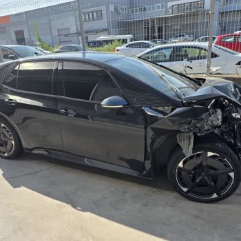 Airbagların Açılmaması Ve Elektrik Kesintisi Aracımın Güvenliğini Tehlikeye Attı