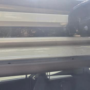 Yetkili Serviste Araç İç Ve Bagaj Bölümü Yağ Lekeleriyle Bırakıldı