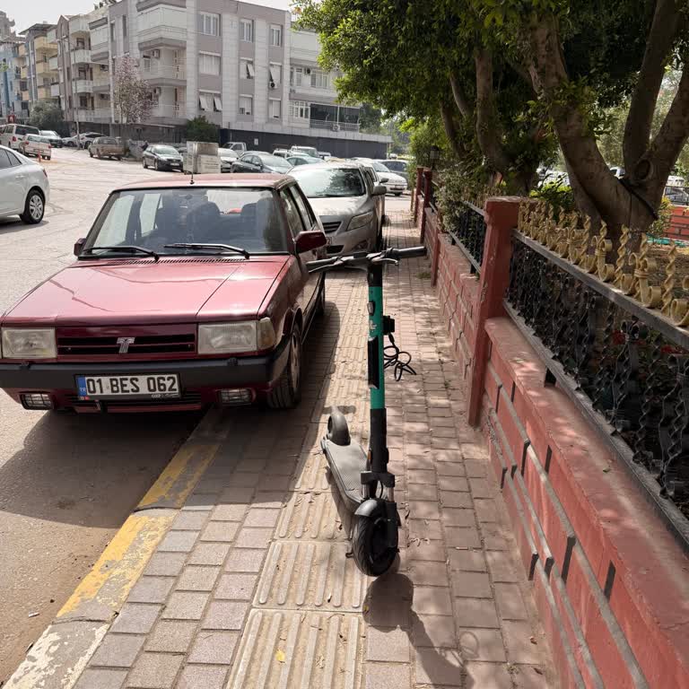 Kaldırımlarda Martı Scooterları Engelliyor, Yayalar Ve Çocuklar Tehlikede