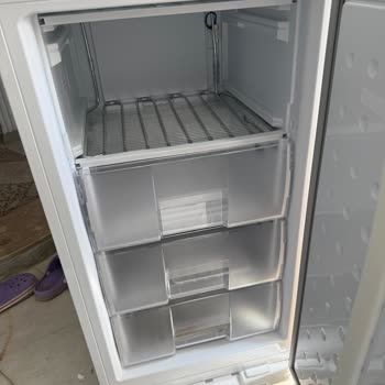Yanlış Model Ve Hasarlı Dondurucu Teslimatı İçin Acil Değişim Talebi