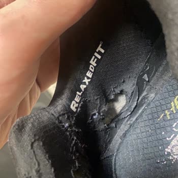 Skechers D’Lux Walker 2.0 Ayakkabımda İç Yırtılmalar Ve Ayıplı Ürün Kararı