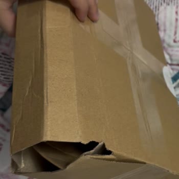 Dagi'de Hediye Paketi Seçeneğiyle Verilen Siparişte Paketsiz Kargo Ve Gizlilik İhlali